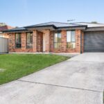 4 Flinders Drive, VALLEY VIEW, SA 5093