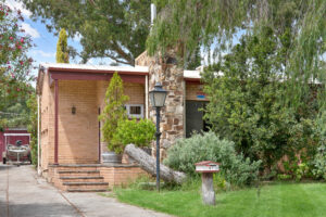 27 Grantley Avenue North, ROSTREVOR, SA 5073