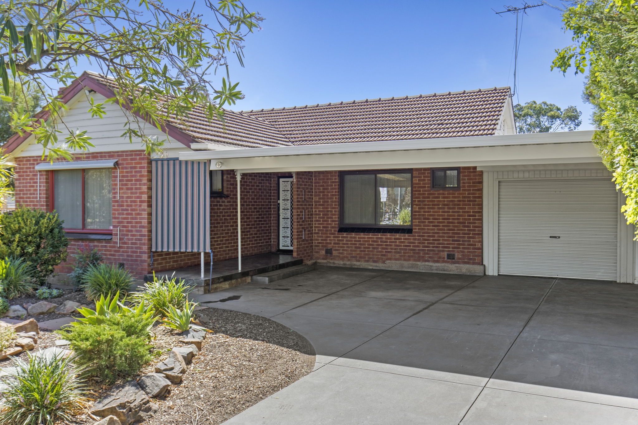 99 Mofflin Road, ELIZABETH VALE, SA 5112