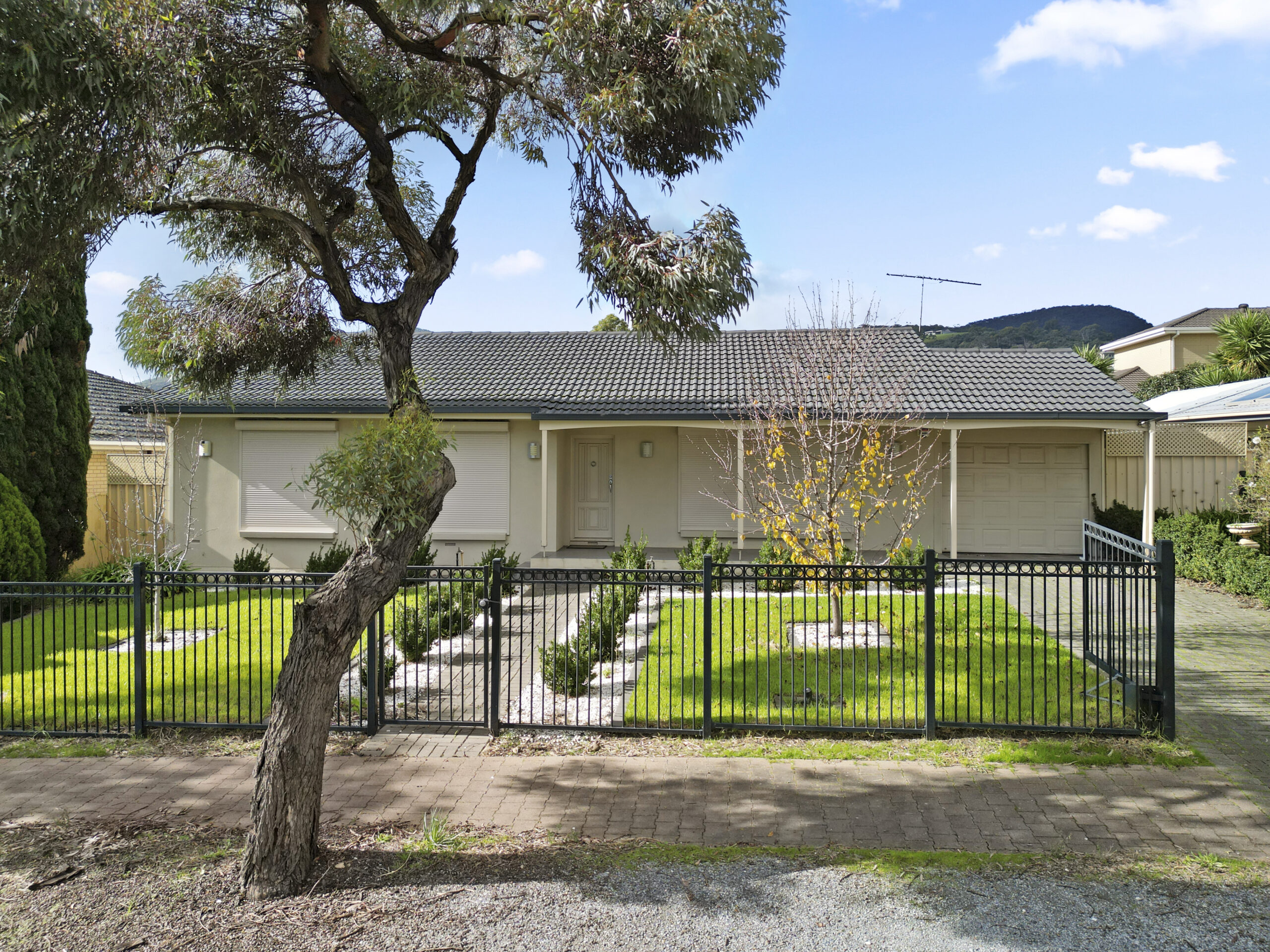 141 Stradbroke Road, ROSTREVOR, SA 5073