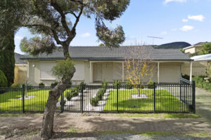 141 Stradbroke Road, ROSTREVOR, SA 5073